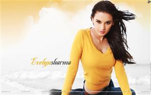 Evelyn Sharma